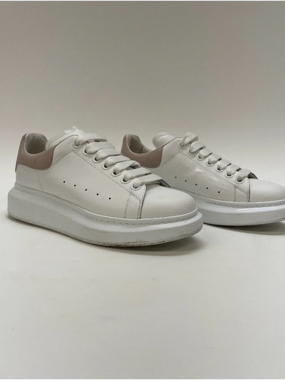Alexander McQueen White Leather Sneakers with Blush Heel Tab size 9